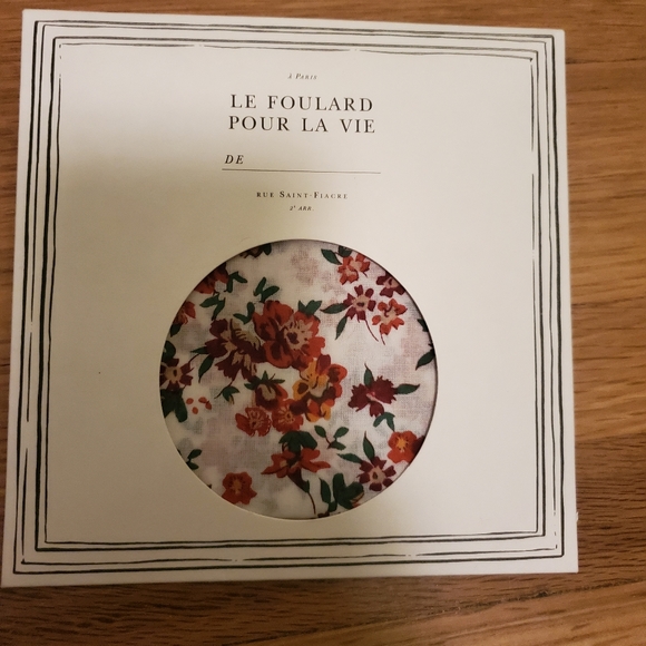 Sezane Accessories - Sezane Gaston floral print cotton scarf